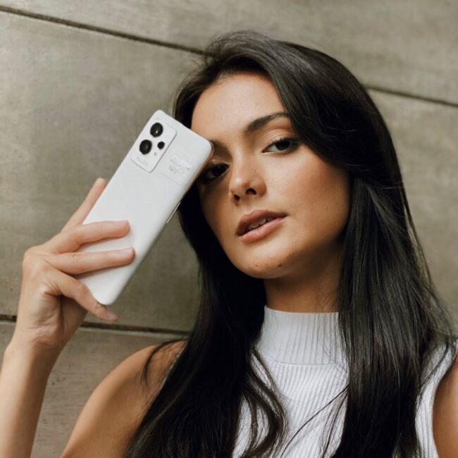 Amanda Rawless realme GT 2 Pro